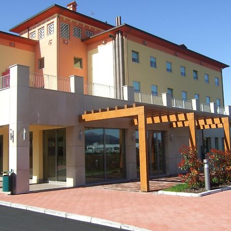 Ibis Como Grandate Exterior foto