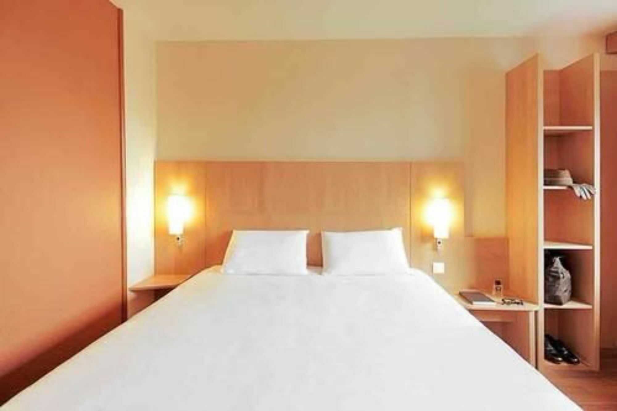 Ibis Como Grandate Exterior foto